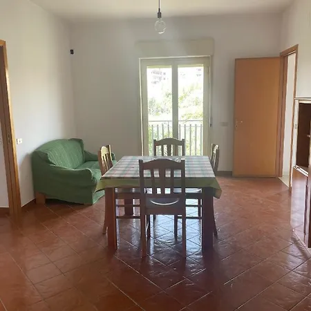 Al Centro Di Aci Apartment *